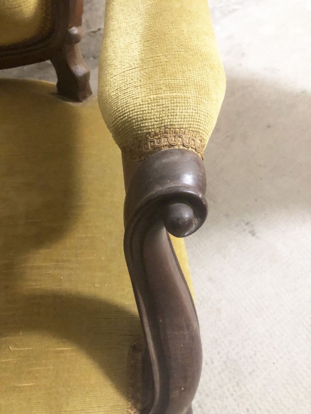 Poltrone: Fauteuil dit Roquillard  jaune moutarde – Usato da LAUSANNE venduto da swisspic 5