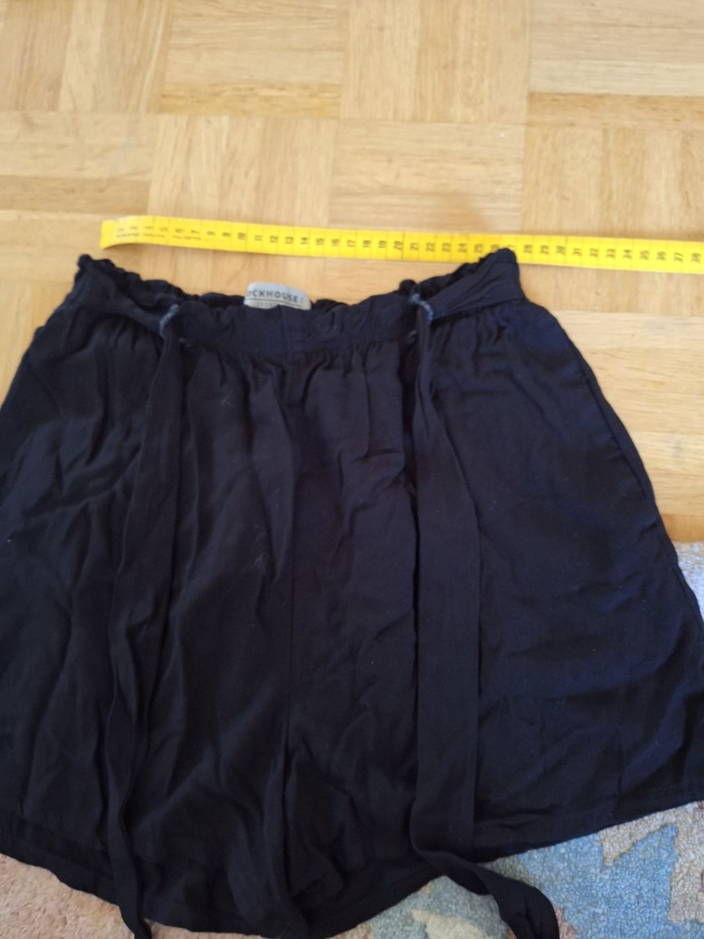 Pantaloni: Schwarze Shorts Gr. 36, C&A – Nuovo (secondo la descrizione) da Münchenstein venduto da soistes 4