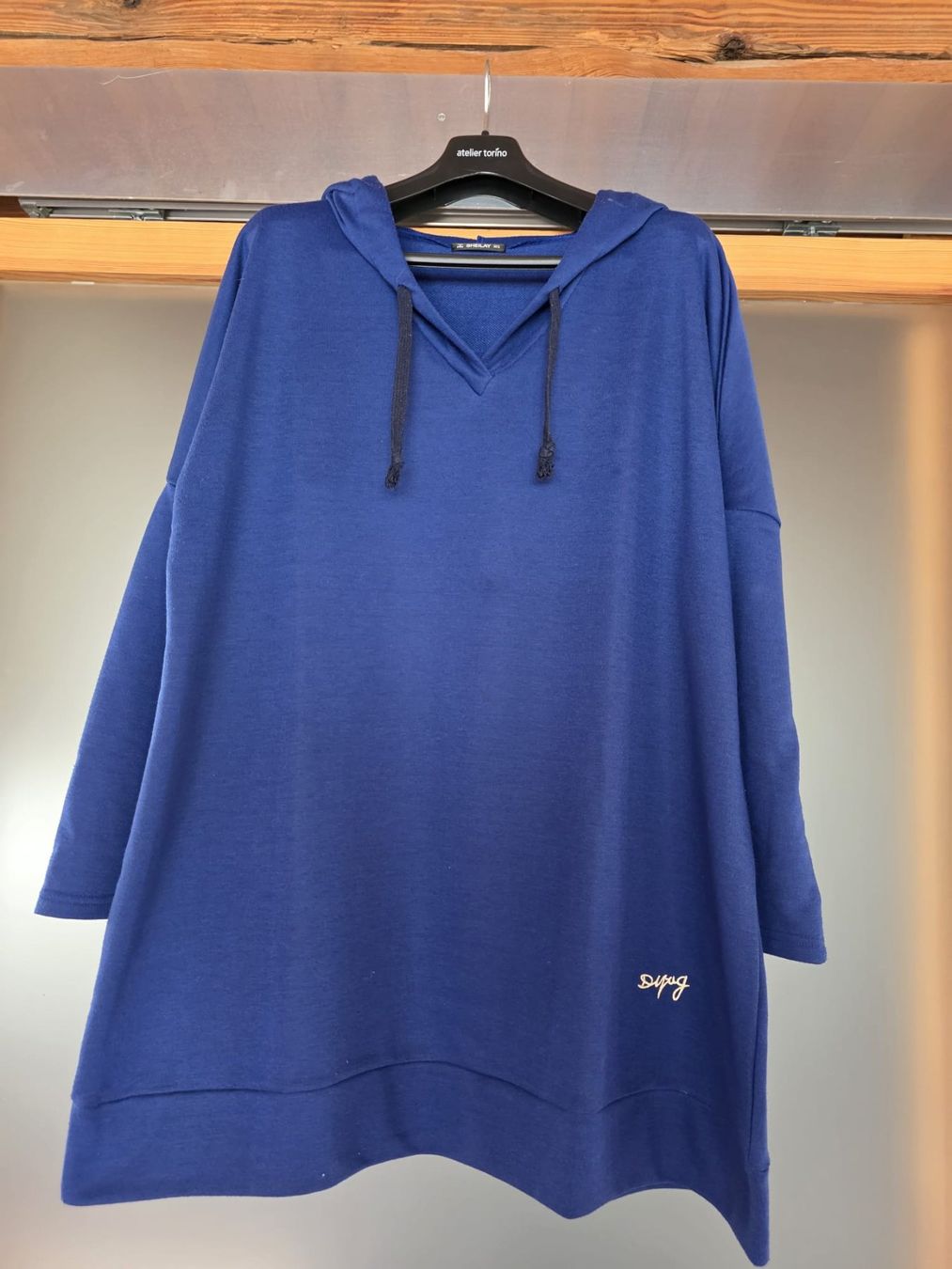 Kleiderpakete: Top Hoodies-Set für Damen, Grösse 46, GuterZustand! – Gebraucht aus Diegten von November1971 4