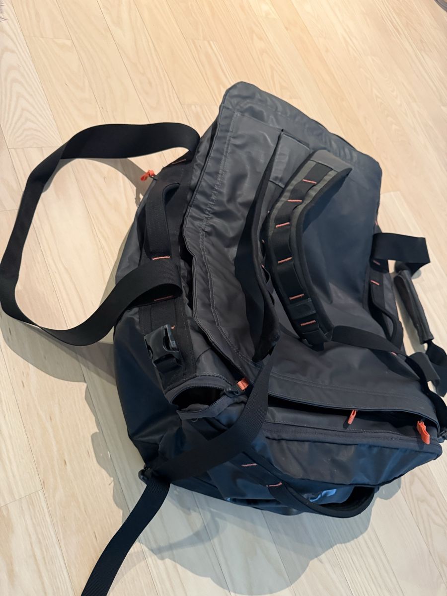 Rucksäcke: North Face Base Camp Voyager Duffel – Gebraucht aus Winterthur von Eileen87