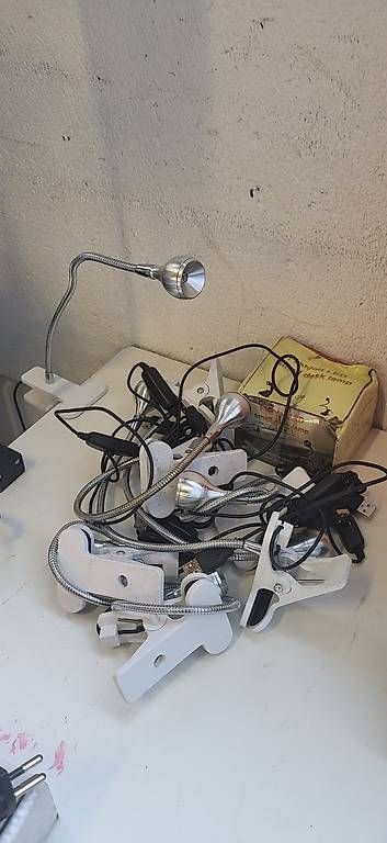 Lampade: USB Mikrolampe mit Tischklemme – Usato da Rheineck venduto da inf_kv7d