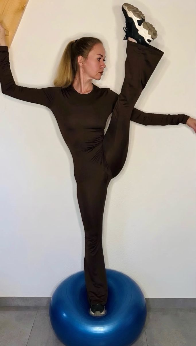 Tute: Combinaison femme stretch dos nu – Usato da Pont (Veveyse) venduto da pil_k9jp 1