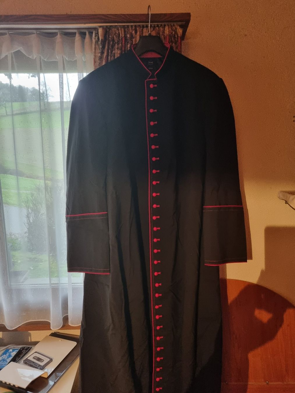 Uniformi: Soutane - Kardinalsfarbe – Nuovo (secondo la descrizione) da Fischbach LU venduto da diacon