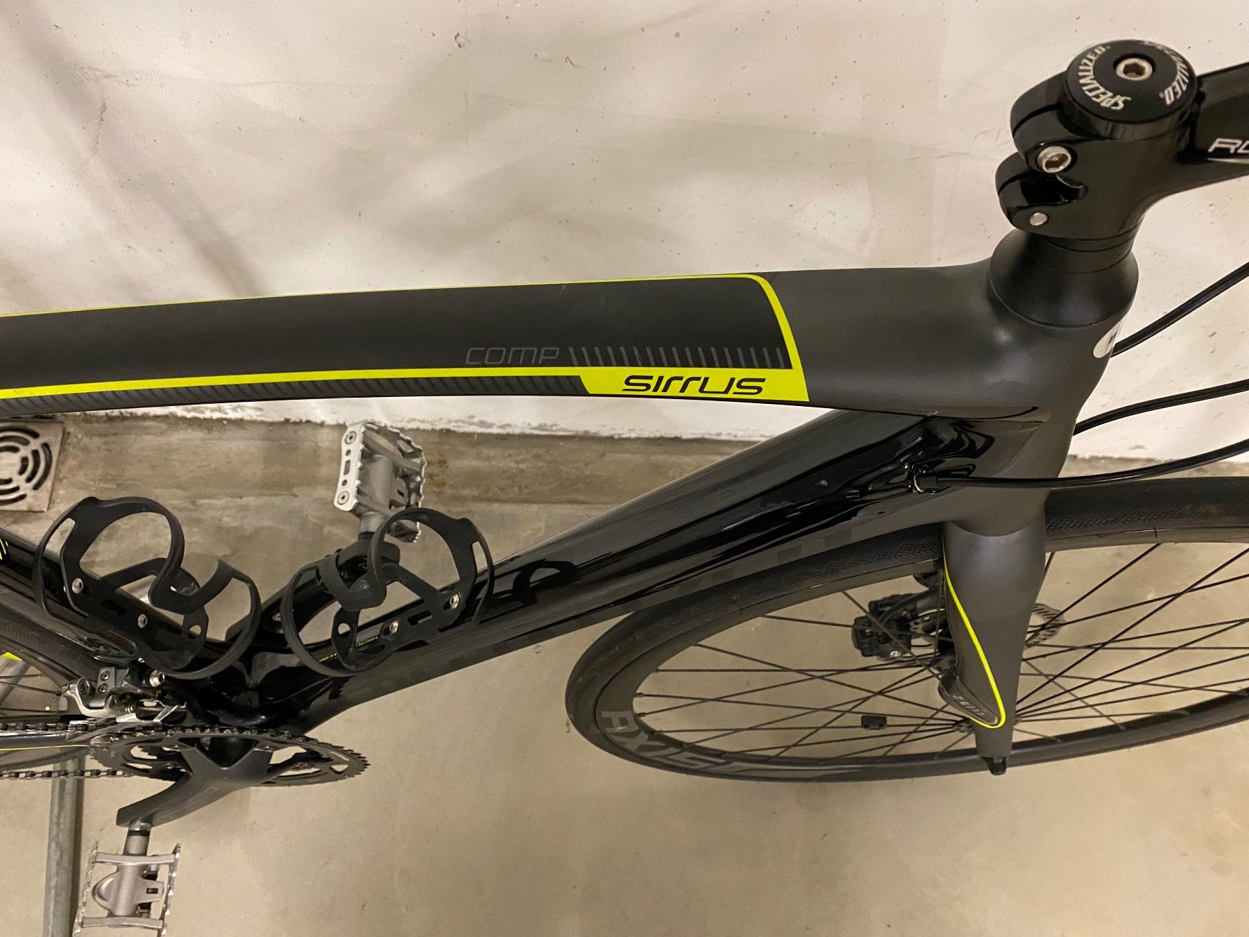 Specialized Velos: Specialized - Sirrus Carbon “S” - ParisRoubaix suspension – Gebraucht aus Männedorf von  3