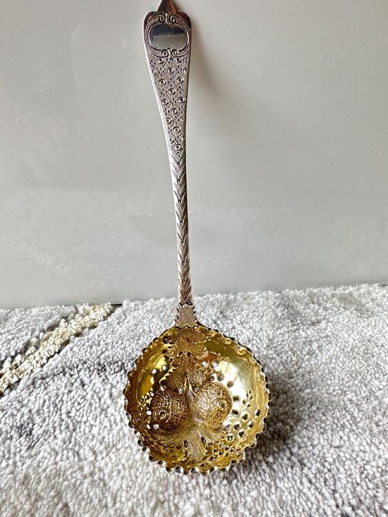 Calice avec sa patène et cuillère en argent massif