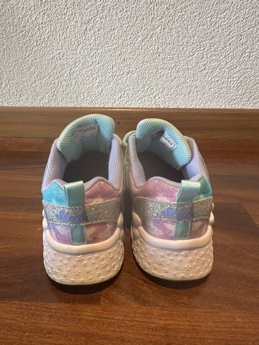 Skechers Schuhe für Mädchen: Skechers Sneaker mit Licht Gr. 32 – Gebraucht aus Glattpark(Opfikon) von Glatt19 2