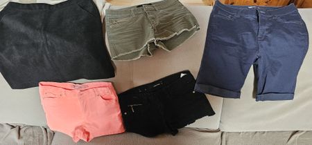 Kurze Hosen Damen 4 er Set und 1 x mini verschiedene Farben 