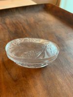 kleine antike Dose Pressglas Glas