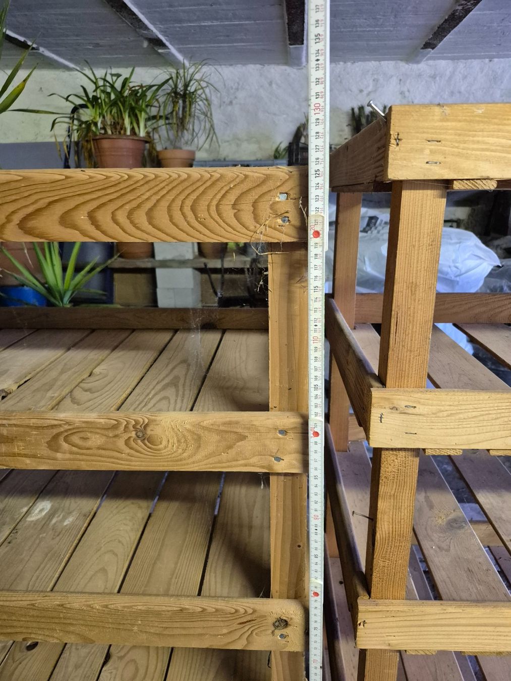 Articoli in legno: Hurde Nr.2 – Usato da Schönenberg ZH venduto da Split 1