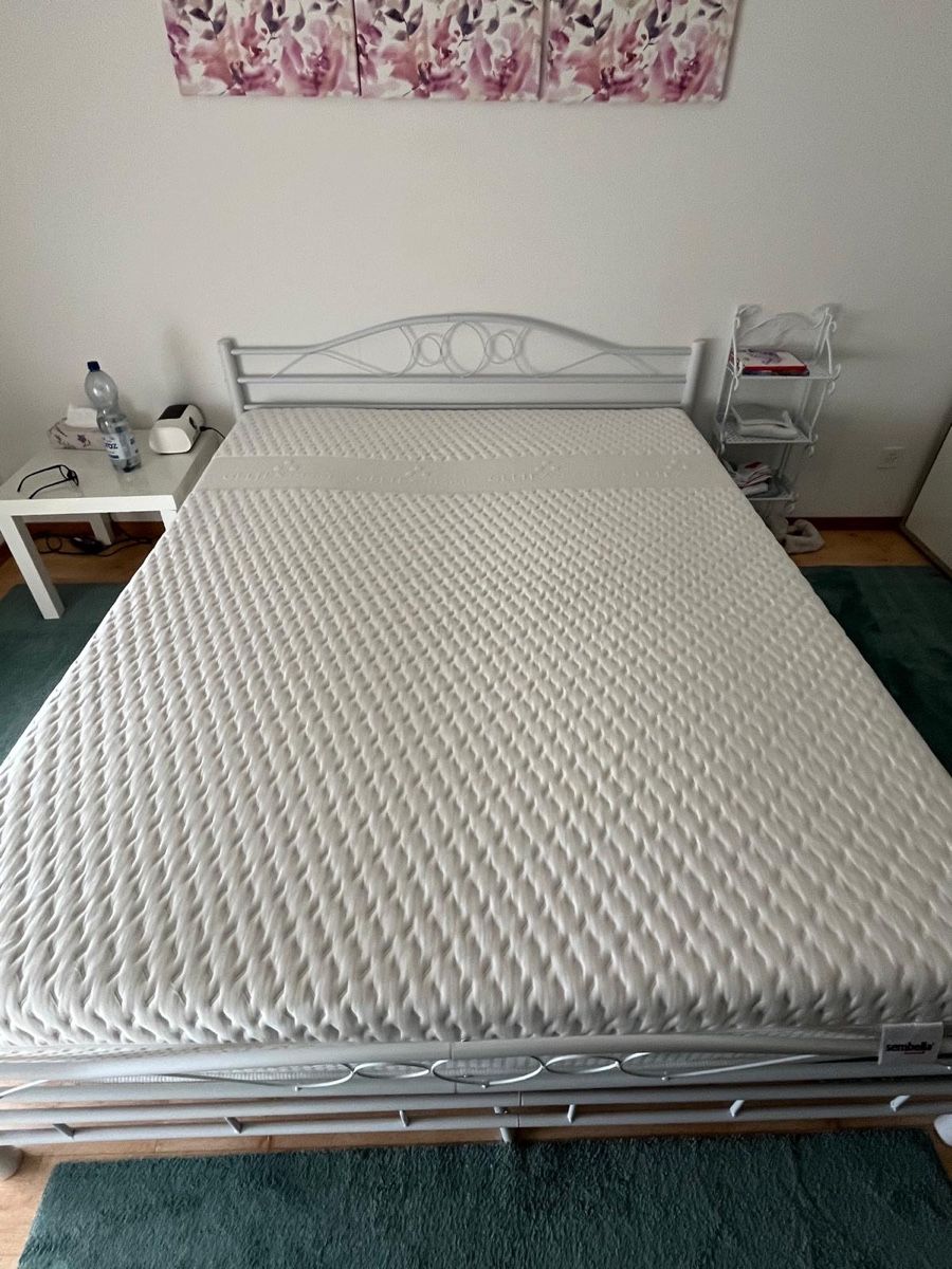 Letti: Weisses Bett inkl. Lattenrost & Matratze – Usato da Brüttisellen venduto da mersa0601 1