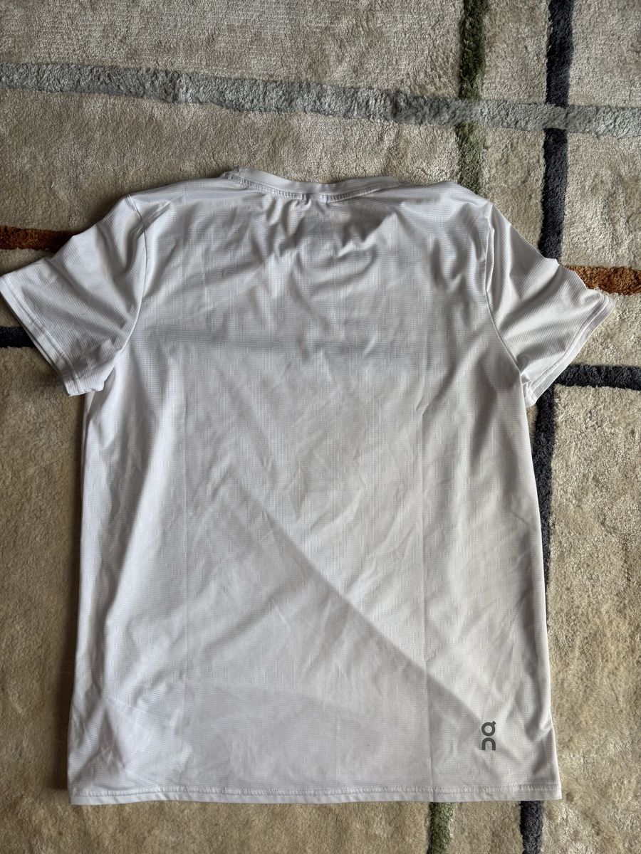 On T-shirts: ON TShirt – Neuf (Voir description) à Zürich par Lynnlouise 1