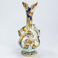 Vase en faïence polychrome de Desvres dans le style de Rouen