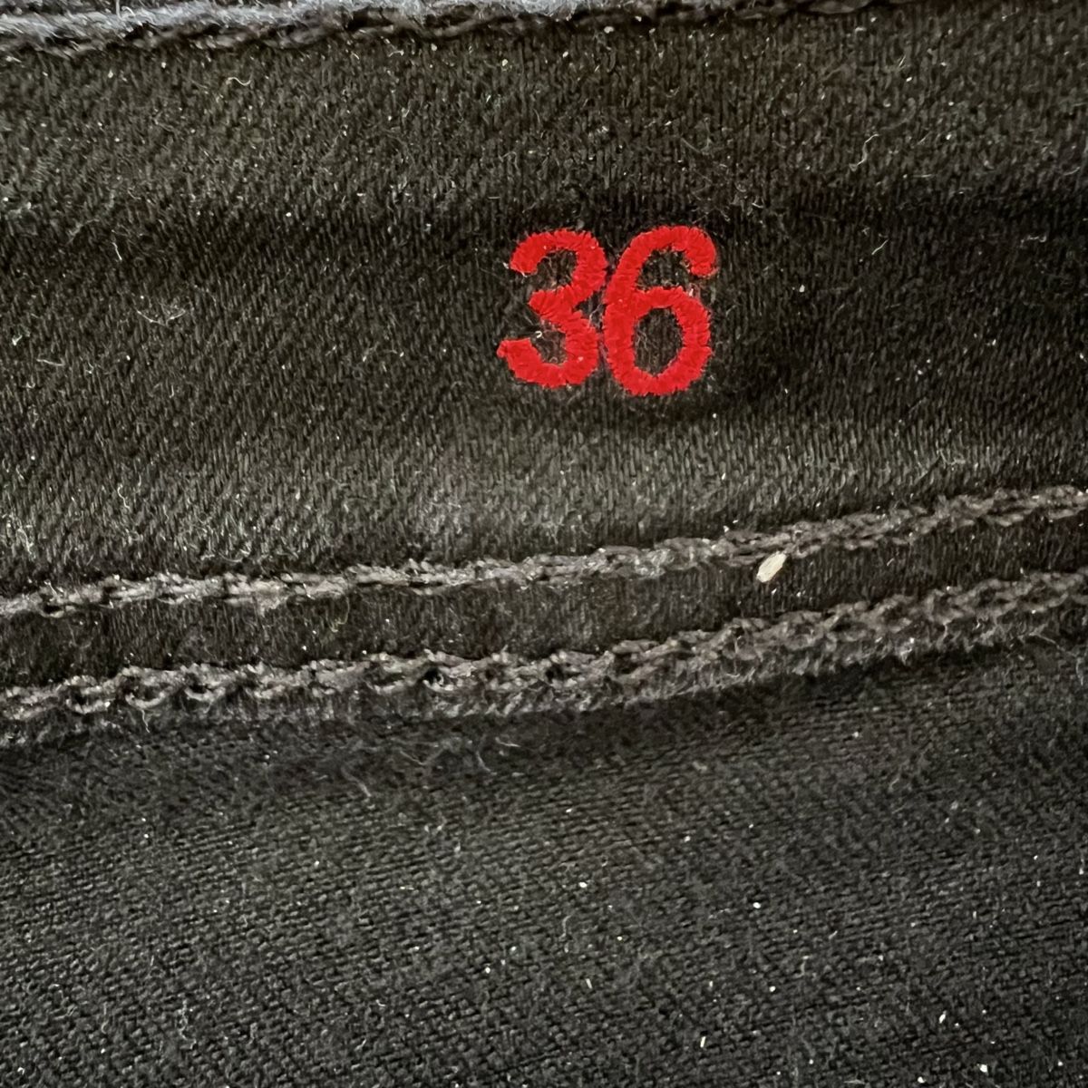 Sezane Jeans: Sezane, Jean noir, Taille 36 – Nuovo (secondo la descrizione) da Neuchâtel venduto da Fredoue 3