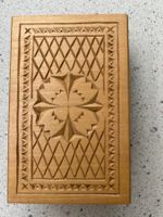 Zündholzbox aus Holz, eingeschnitztes Motiv, Dekoration