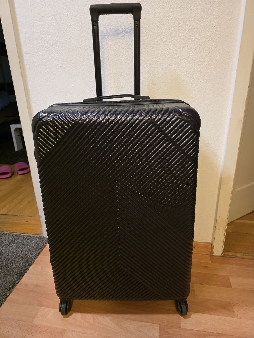 Valigie: Neu Gross Reisekoffer – Nuovo (secondo la descrizione) da Zürich venduto da Boys_68