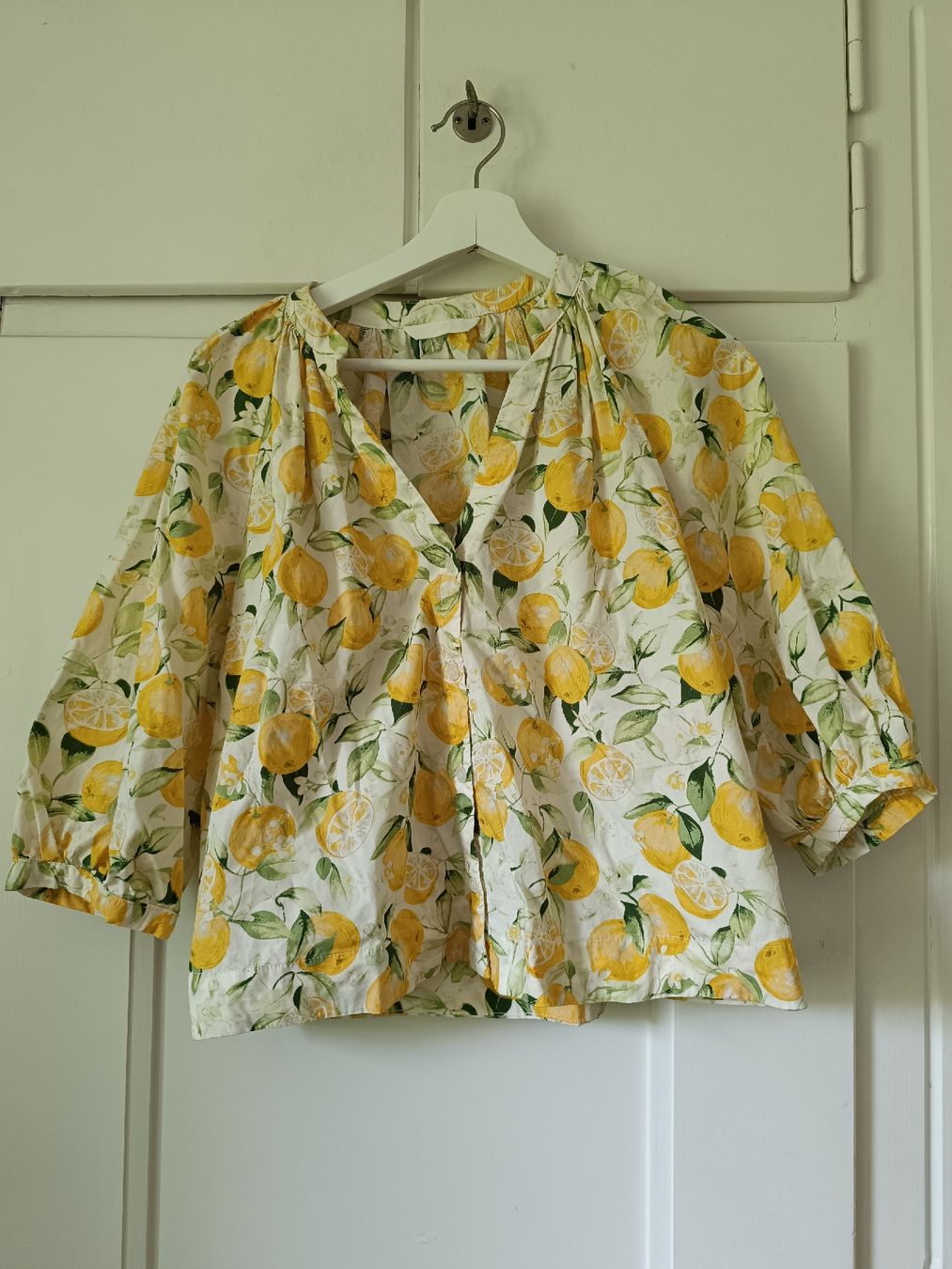 H&M Camicette: Sommerliche Bluse mit Zitronenmuster, Grösse S – Usato da Zürich venduto da salsera44