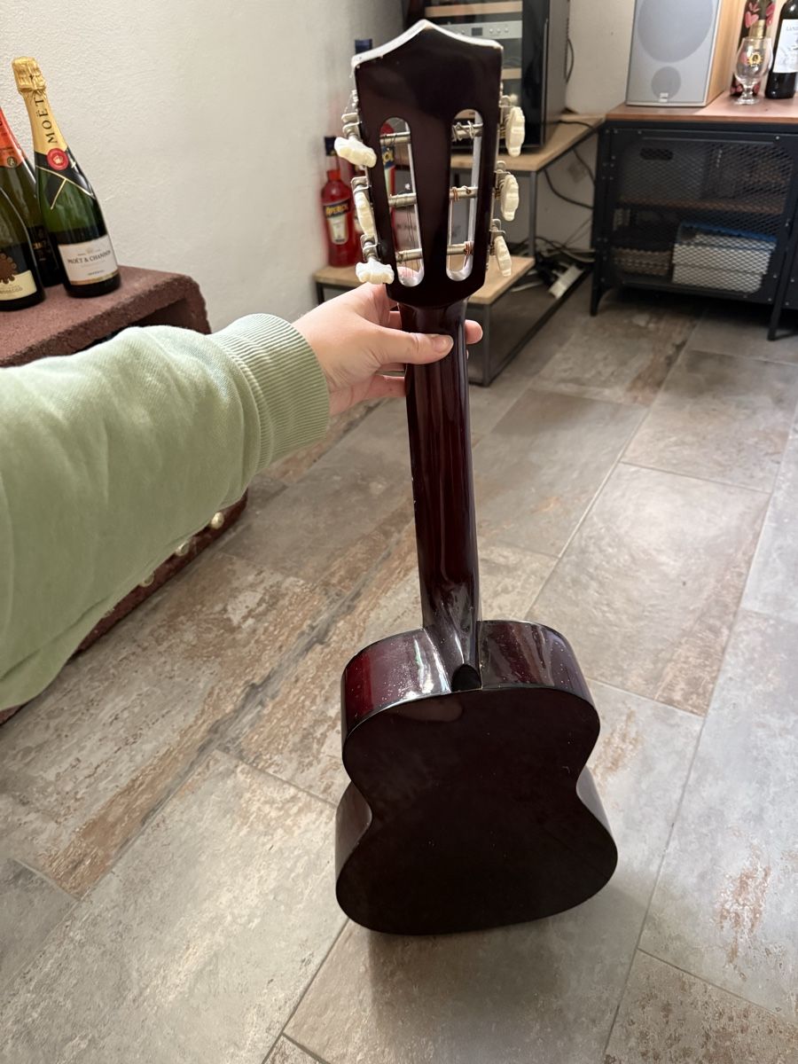 Strumenti musicali: Gitarre  – Usato da Roggwil BE venduto da KatharinaKunz 2