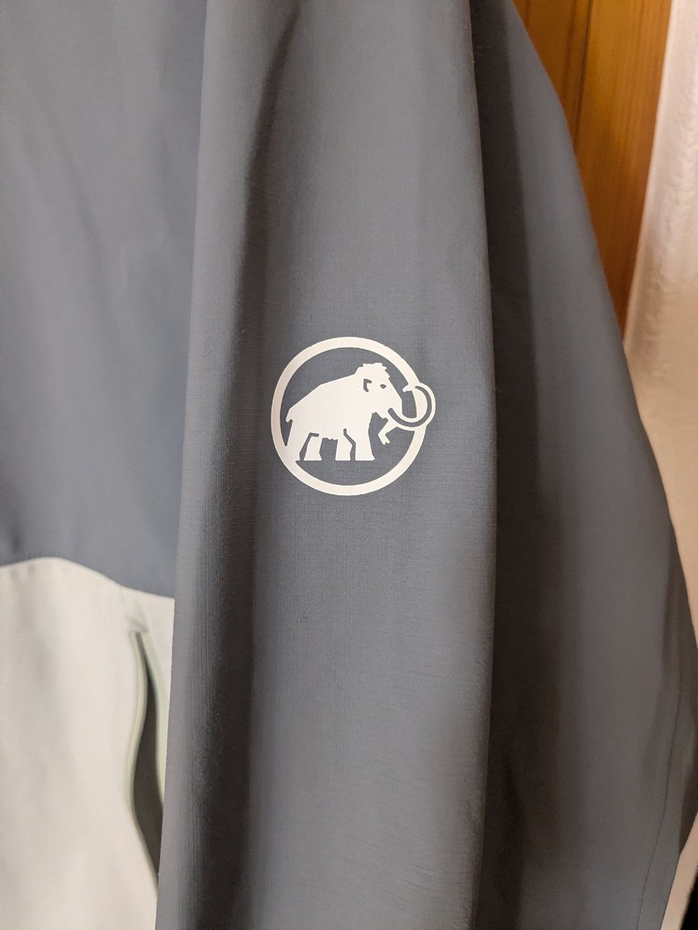 Mammut Mäntel: Mammut Waterproof Rainjacket  – Gebraucht aus Lenzerheide/Lai von dgi_wj6p 6