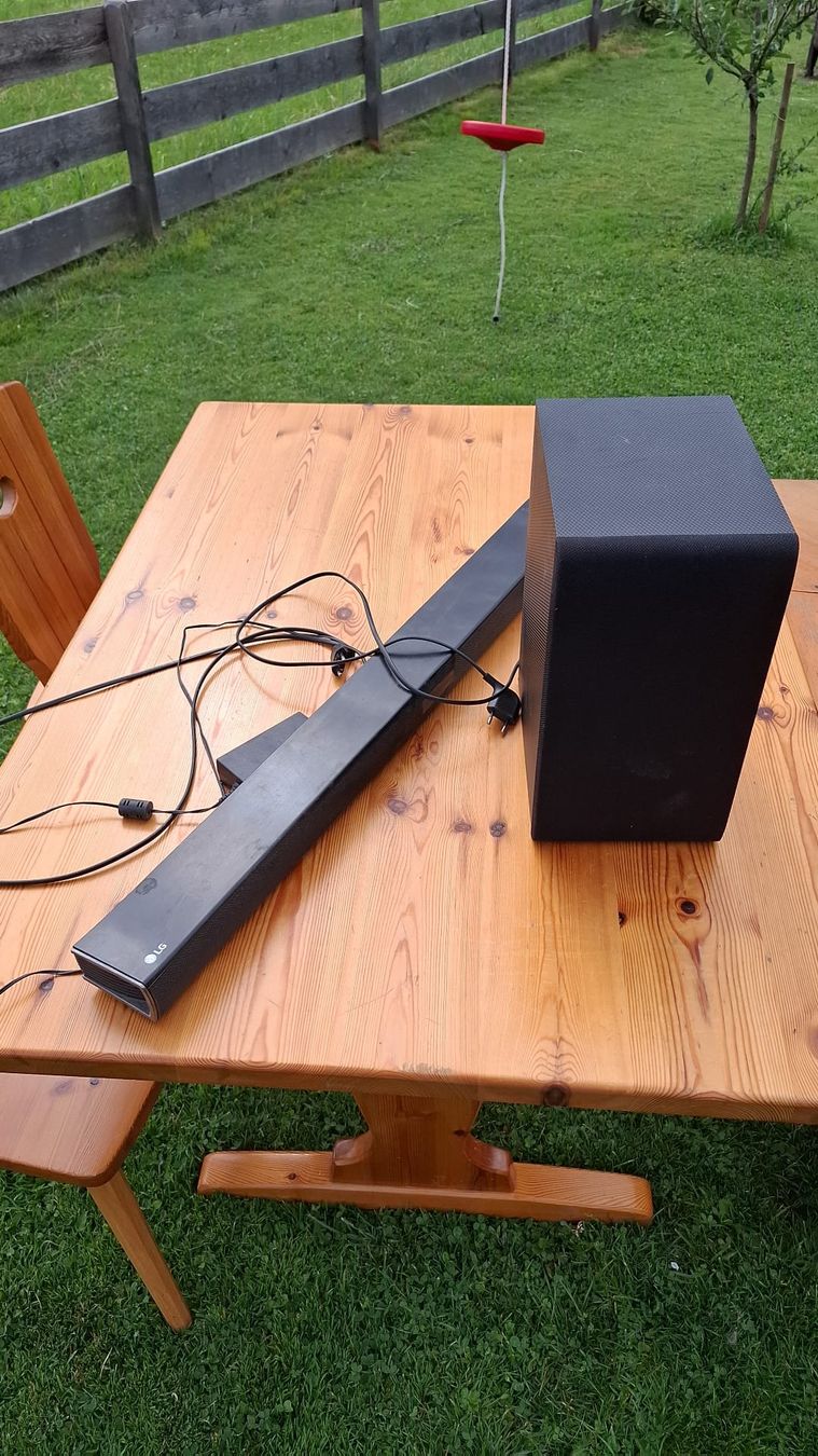 LG Casse acustiche: LG Soundbar mit Subwoofer – Usato da Werdenberg venduto da claude-z3