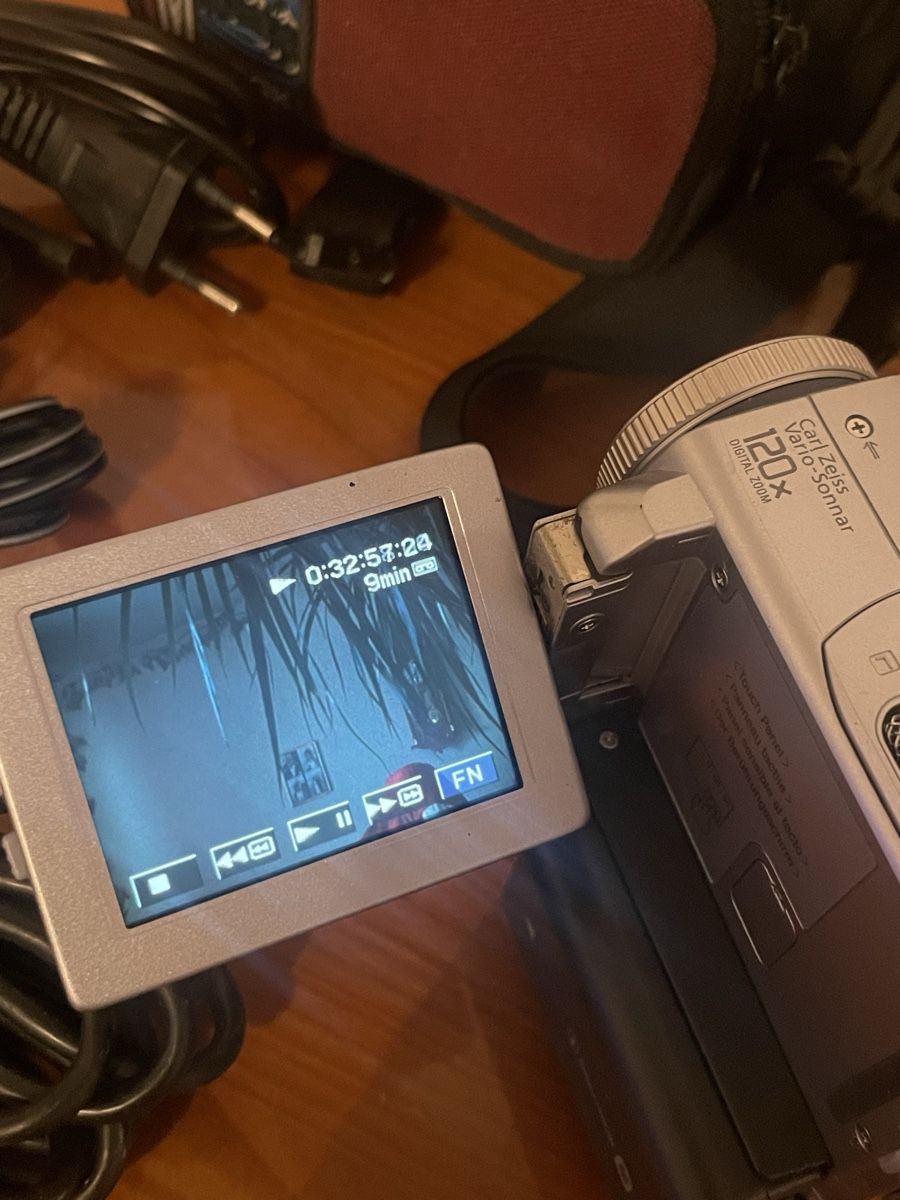 Sony Camcorder: Sony DCR-PC8E MiniDV Kamera Komplett – Gebraucht aus Zürich von semi16 3