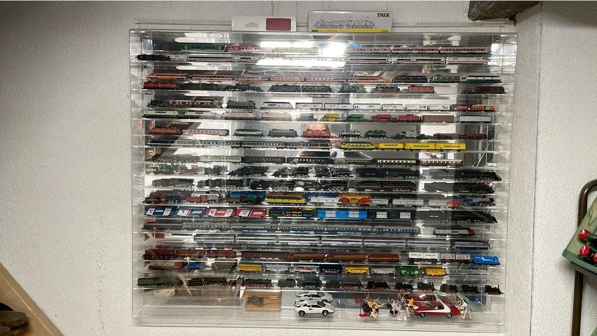 Modelleisenbahnen: Modelleisenbahn Vitrine  Ohne Inhalt – Defekt aus Wohlen AG von NincoA-Z