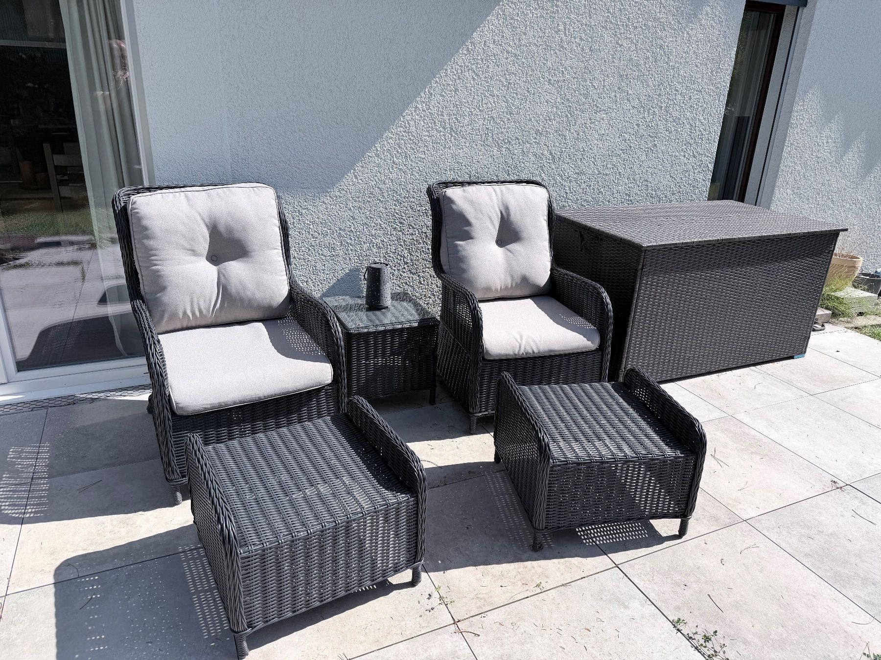 Poltrone: 2 Gartenstühle mit Hocker und Tisch – Usato da Ebmatingen venduto da thw_2fzt