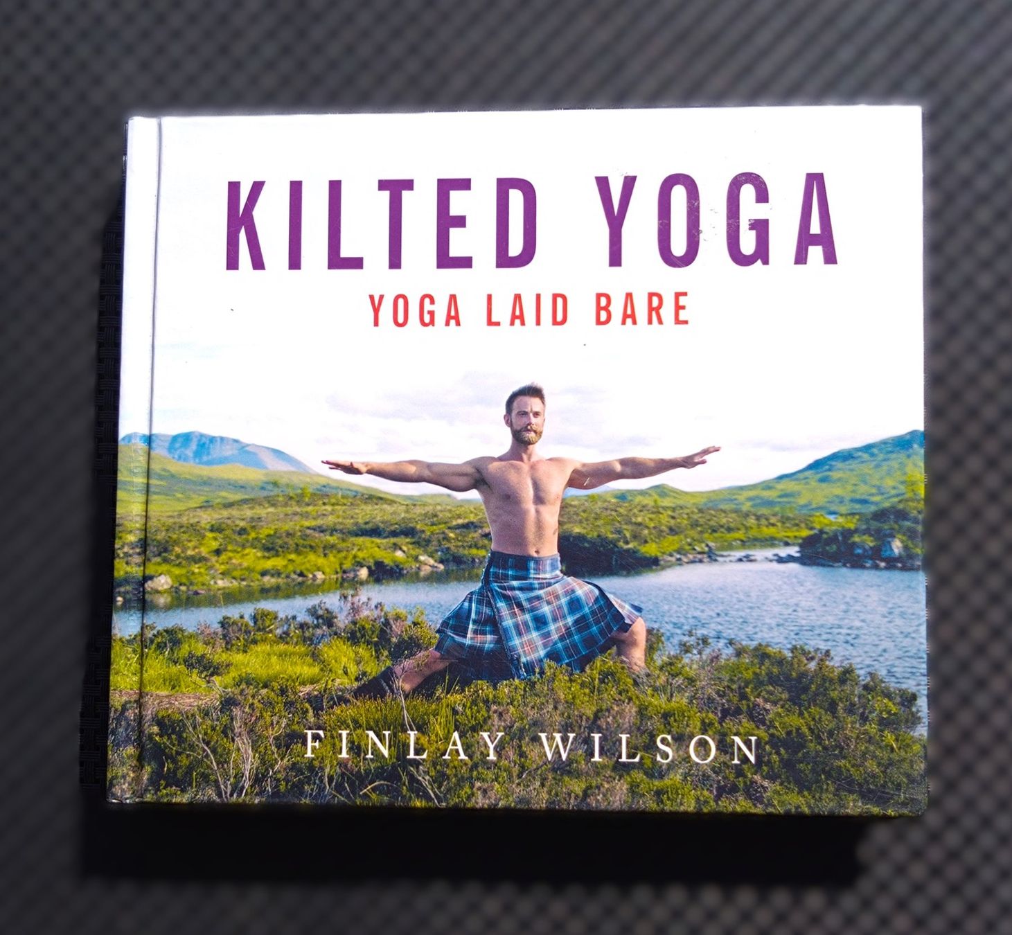 Libri: KILTED YOGA – Nuovo (secondo la descrizione) da Lyssach venduto da YYZ10