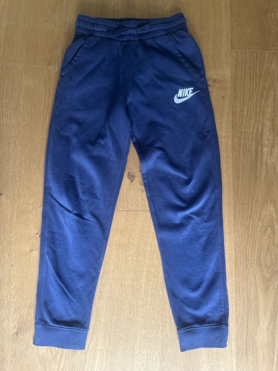 Nike Pantaloni: Jogging Nike  – Usato da Savigny venduto da Rafael_Frach