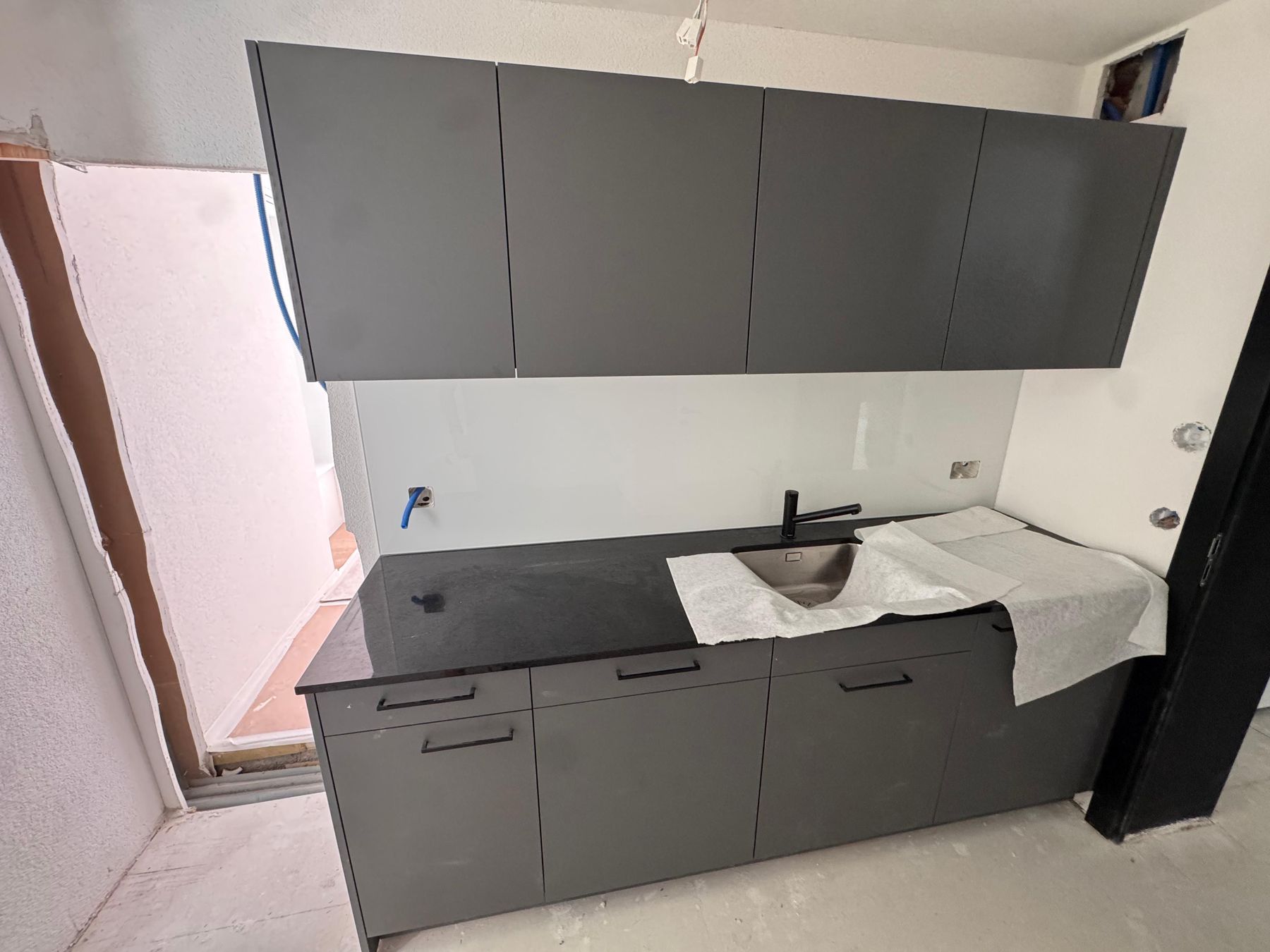 Cucine complete: Komplete Küche NEU zwei Stk. – Nuovo (secondo la descrizione) da Othmarsingen venduto da FIXPREIS