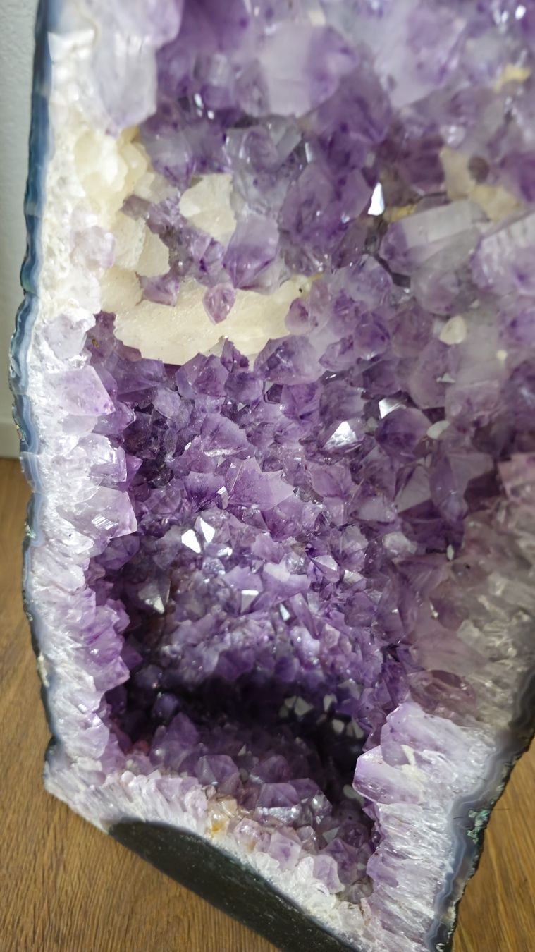 Minerali & Pietre curative: Amethystdruse mit Calcit – Nuovo (secondo la descrizione) da Neu St. Johann venduto da HeyThere90 4