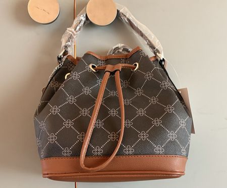 Handtasche v. Catwalk
