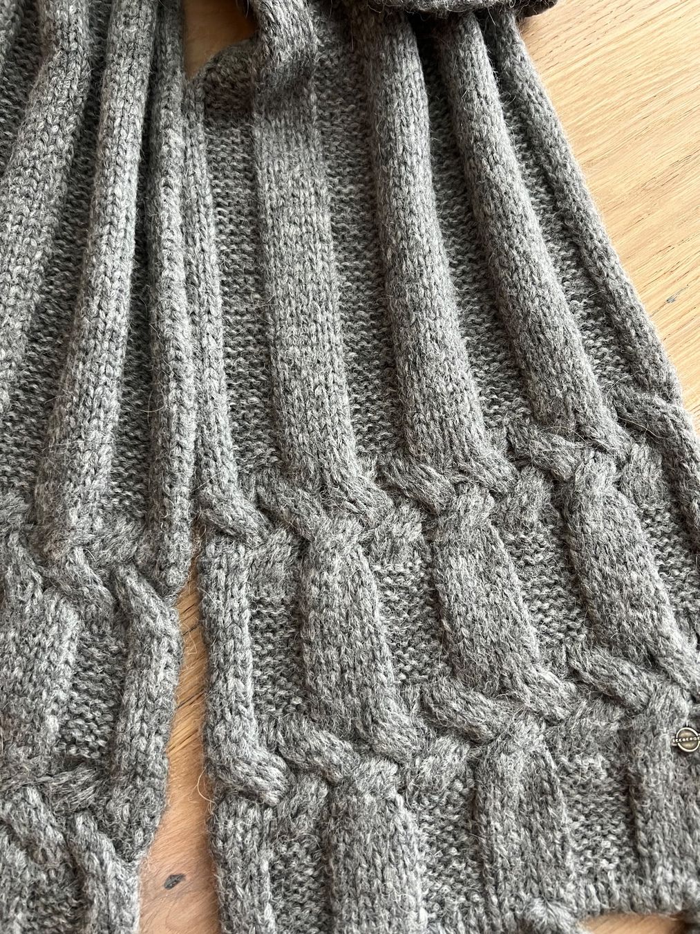 Foulard & Sciarpe: grauer Wollschal der Marke Seeberger – Nuovo (secondo la descrizione) da Meilen venduto da Masupilamy 3