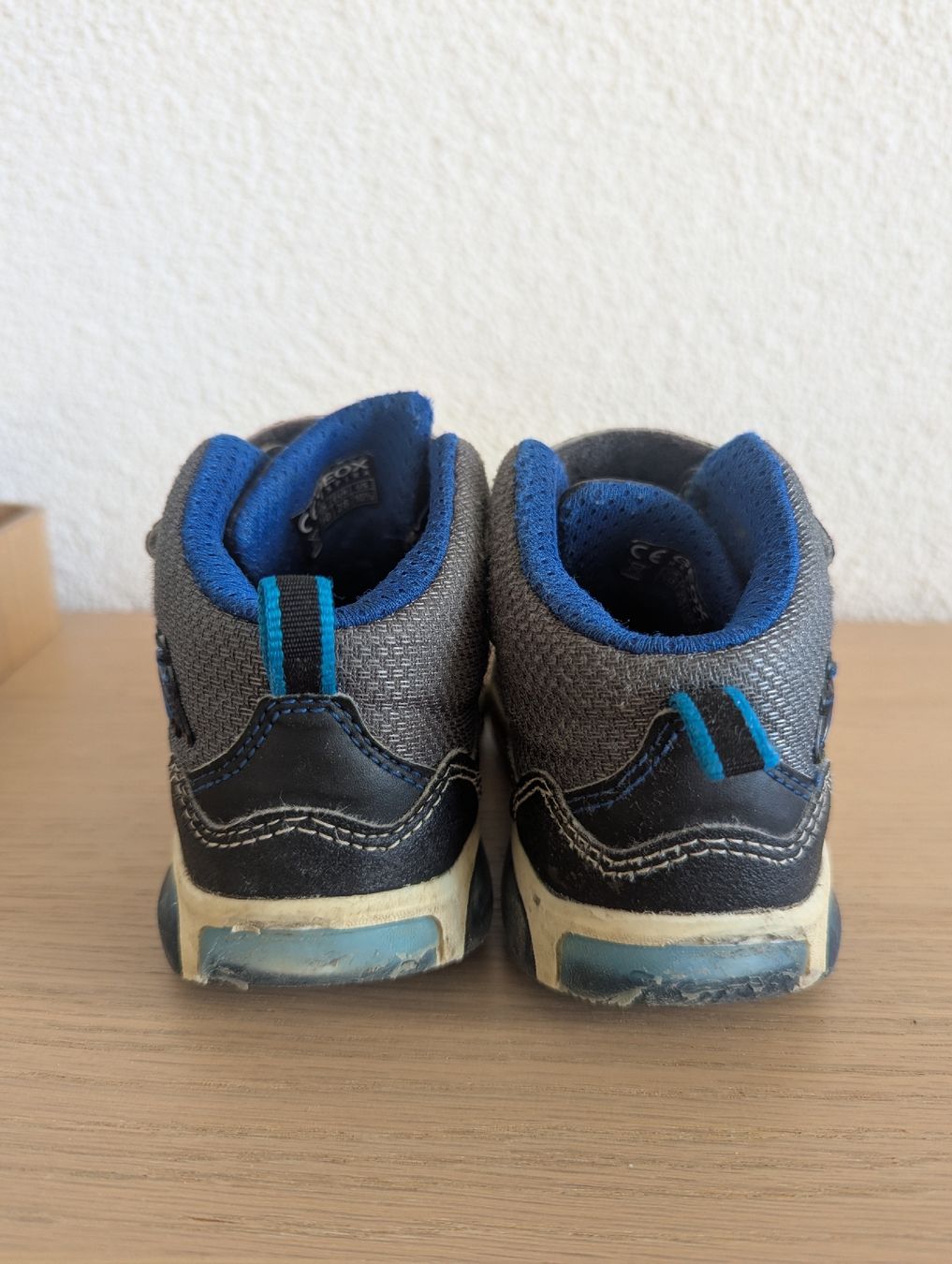 Geox Scarpe per ragazzi: Kinder Geox Schuhe Gr.26 – Usato da St. Gallen venduto da Mosaika 2