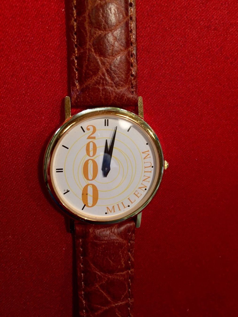 Adidas Montres: Millennium 2000 Quarzuhr Occasion – D'occasion à Lostorf par Spiridon