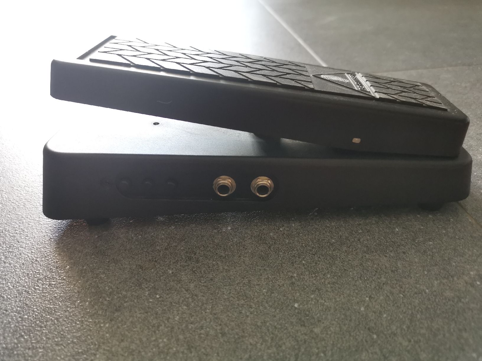 Behringer Strumenti musicali: Behringer Hell Babe Wah-Wah Pedal gebraucht – Usato da Rohrbachgraben venduto da noisenomad 3