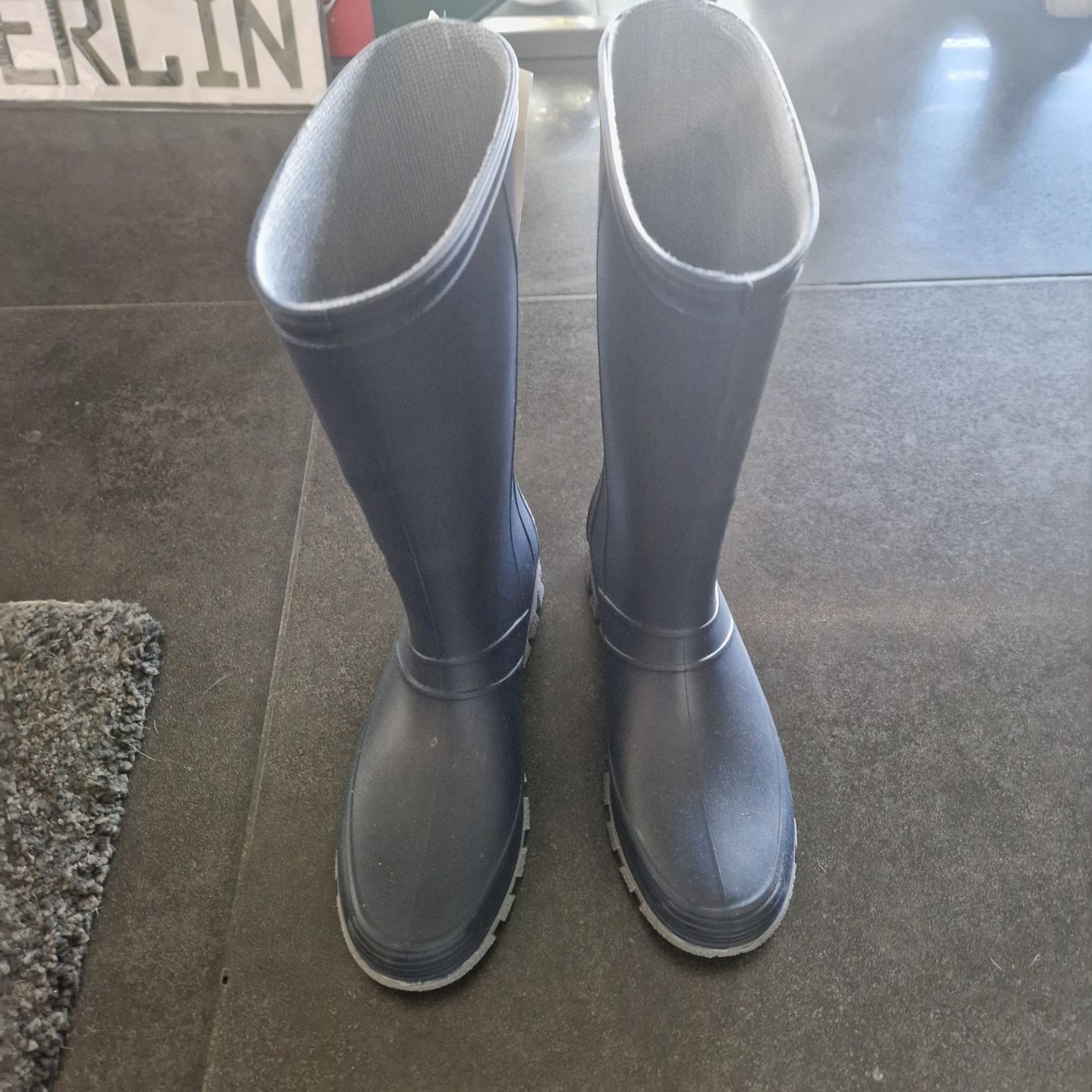 Scarpe per ragazzi: Atrium Gummi-Stiefel, Gr. 36 – Nuovo (secondo la descrizione) da Gränichen venduto da sunchi07 3