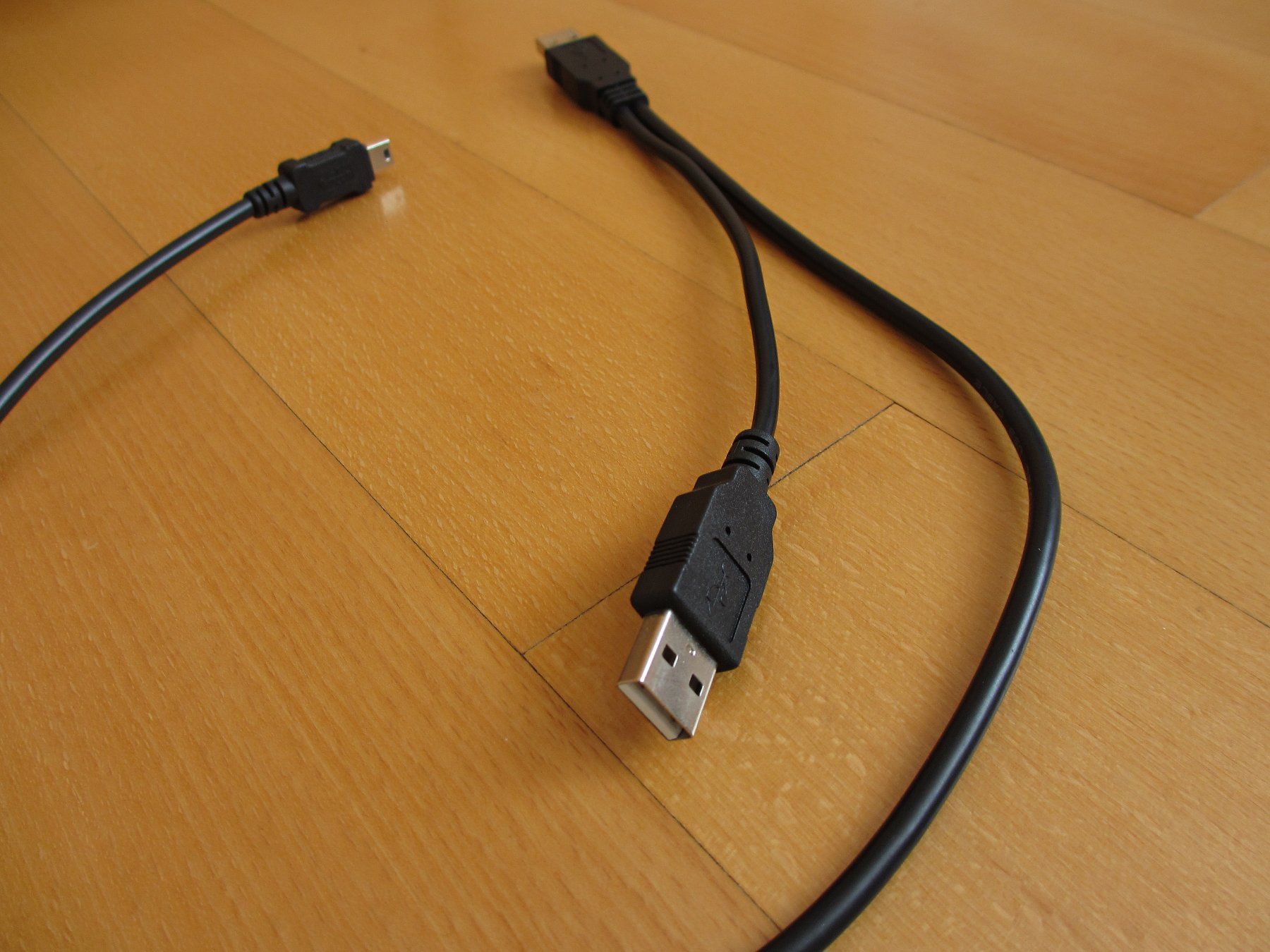 Cavi: Mini-USB 2.0 / USB 2.0 plus Stromspeisung über USBA – Nuovo (secondo la descrizione) da Winterthur venduto da Nooitgedagt 1
