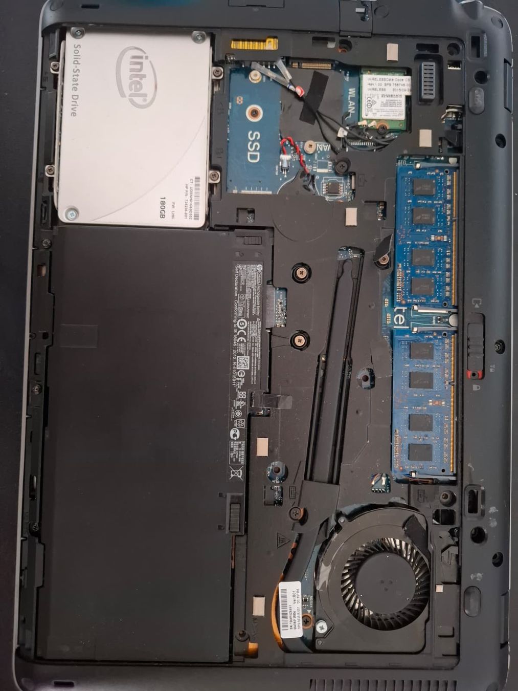 Hewlett Packard Portables: HP EliteBook 840 G2 Notebook – Défectueux à Basel par sat_mcs9 4