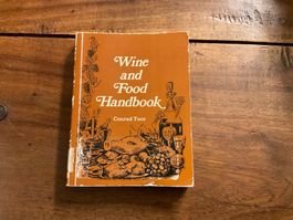 Livre de recettes vintage "Wine and Food Handbook"! Rare!