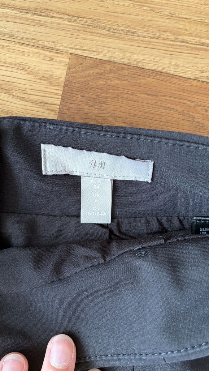H&M Gonne: Schwarzer Bleistiftrock H&M – Usato da Meiringen venduto da marinaz123 2