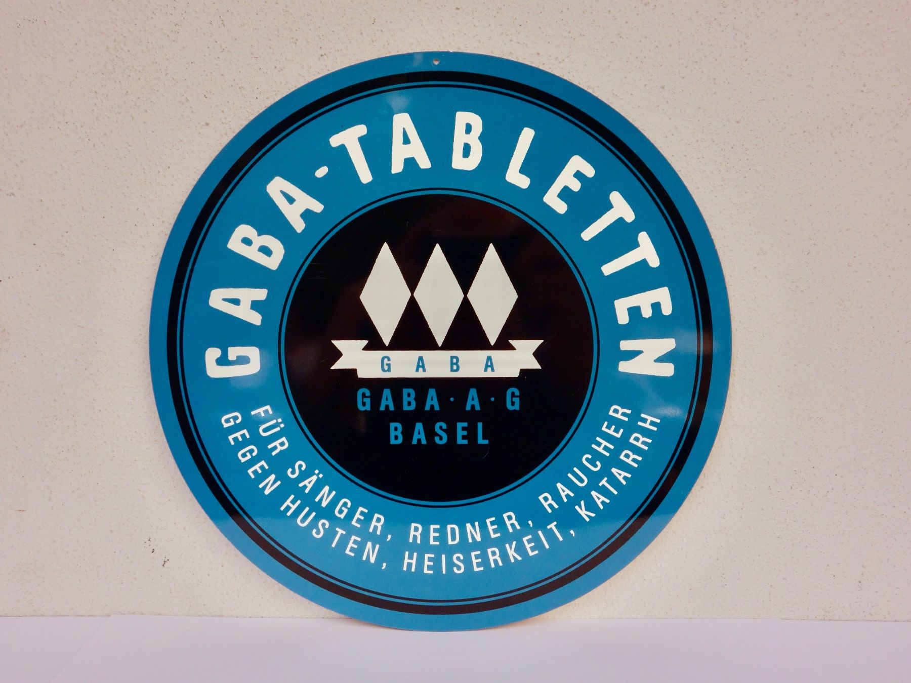 Insegne: ALTES REKLAME BLECHSCHILD GABA - TABLETTEN BASEL – Usato da Kerzers venduto da bottlesandboxes 1