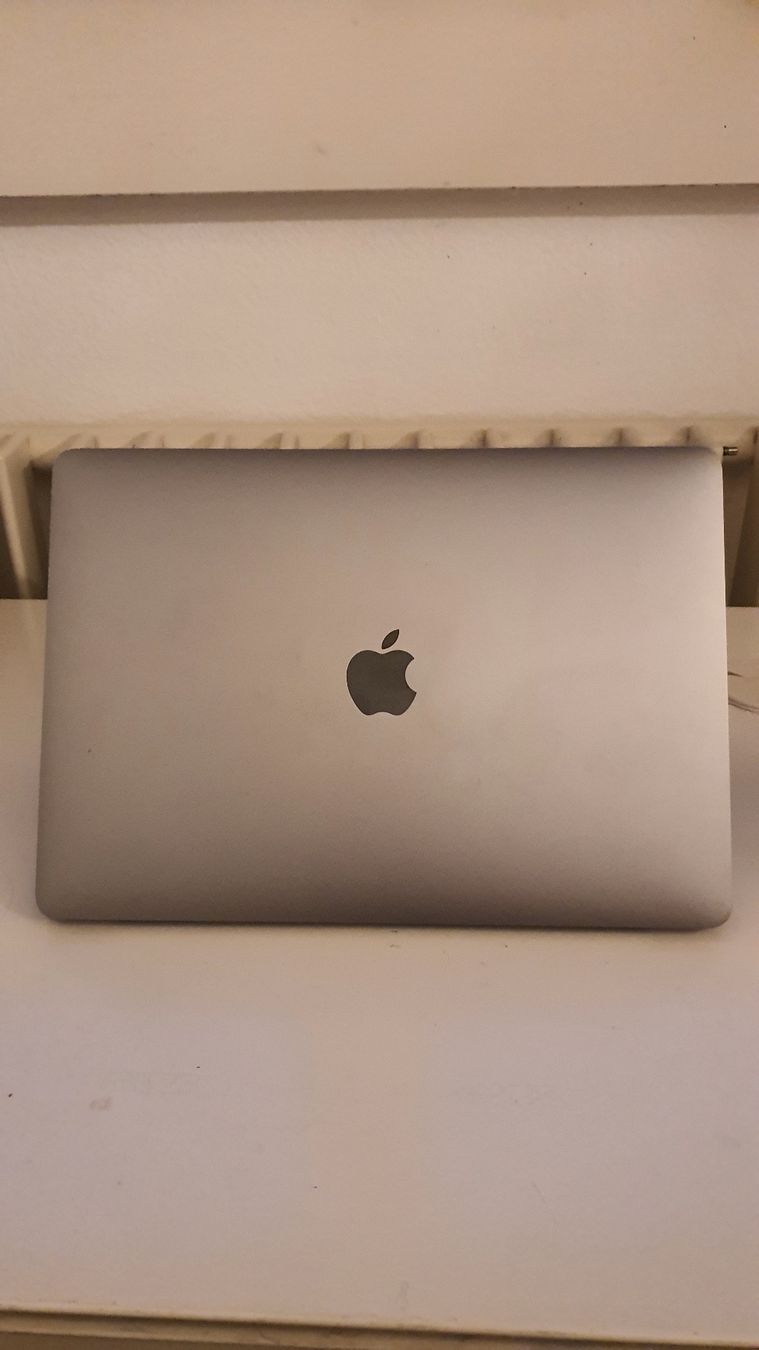 Apple Notebook: MacBook Pro 2019, 13'' DEFEKT – Difettoso da Luzern venduto da anj_7kxq 2