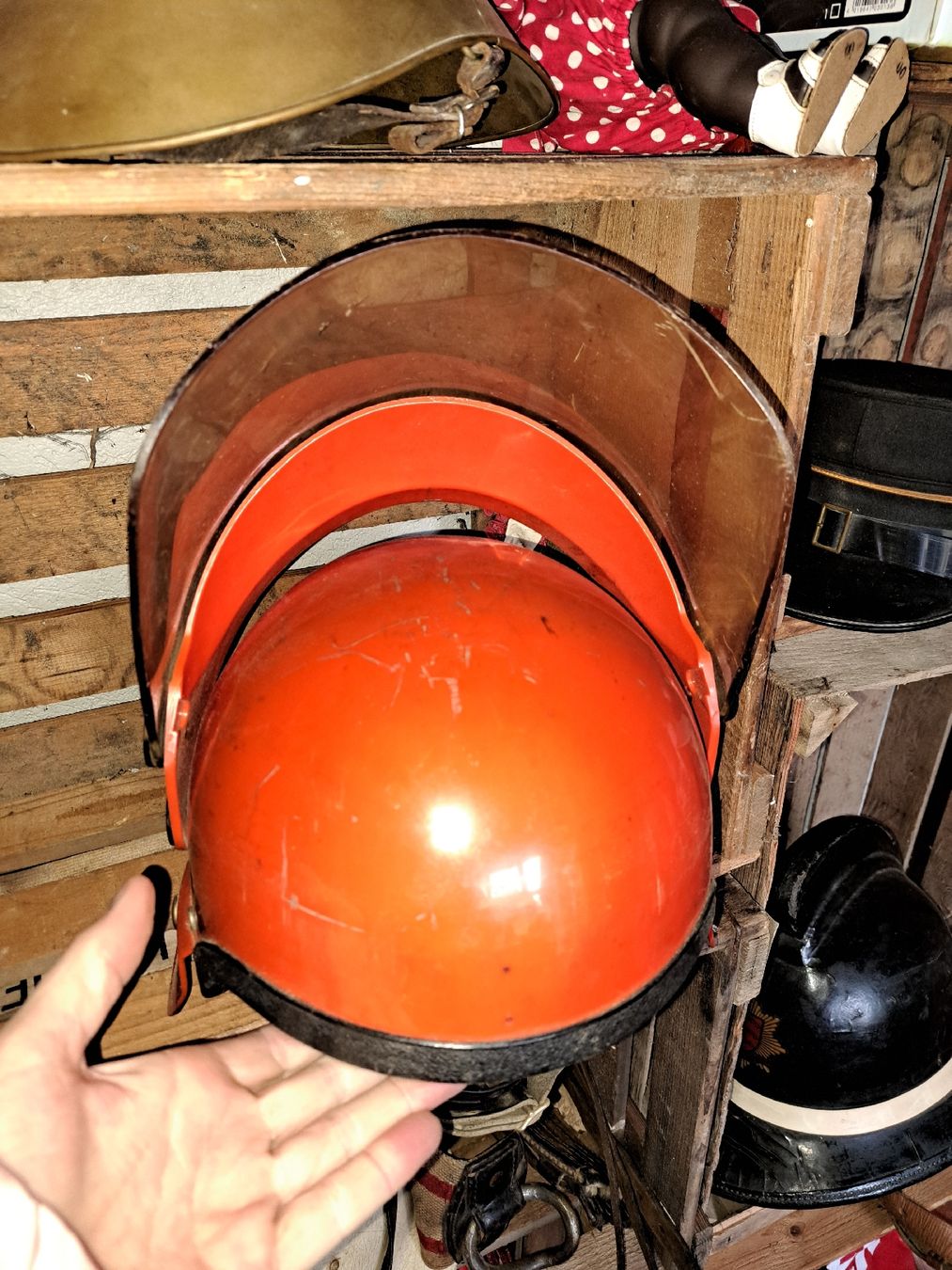 Pompieri: Vintage Feuerwehrhelm   – Usato da Kölliken venduto da Upcycling-by-Mc-TAM 1