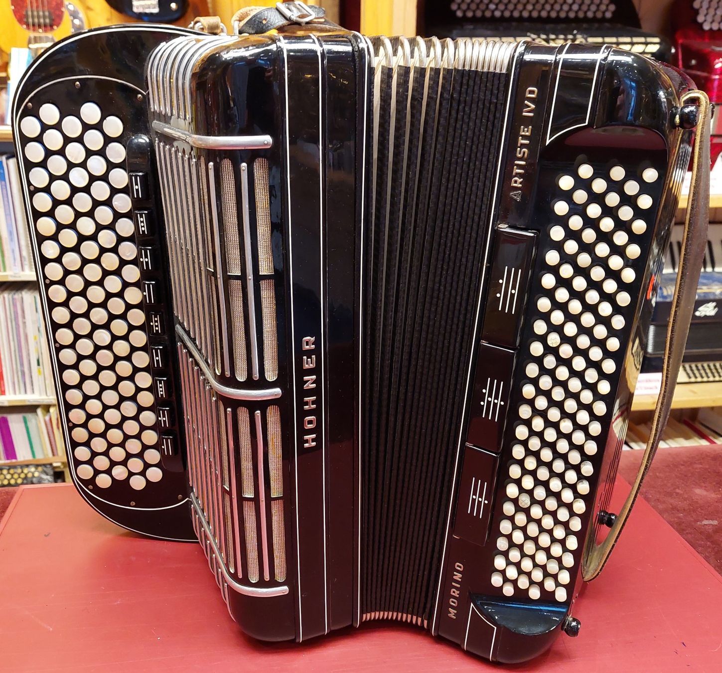 Hohner Musikinstrumente: Hohner Morino IV D – Gebraucht aus Davos Platz von wauwauin