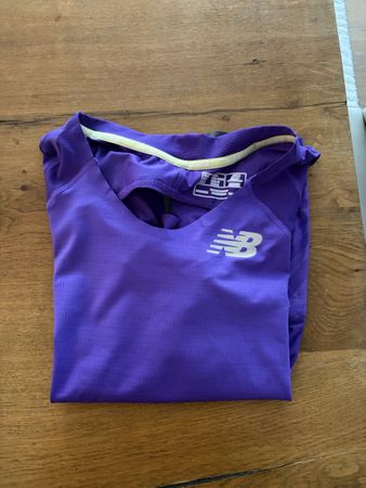 New Balance Laufshirt lila Grösse M