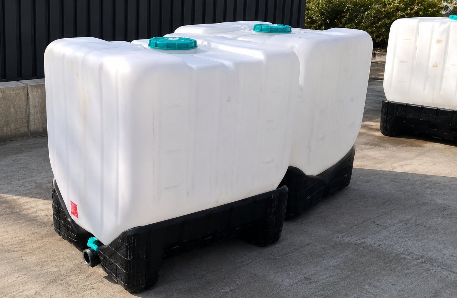 Tränken & Tröge: 20 IBC Blase Wassertank 1000l Wasserbehälter Regenwassertank – Gebraucht aus Wettingen von ray_boccia
