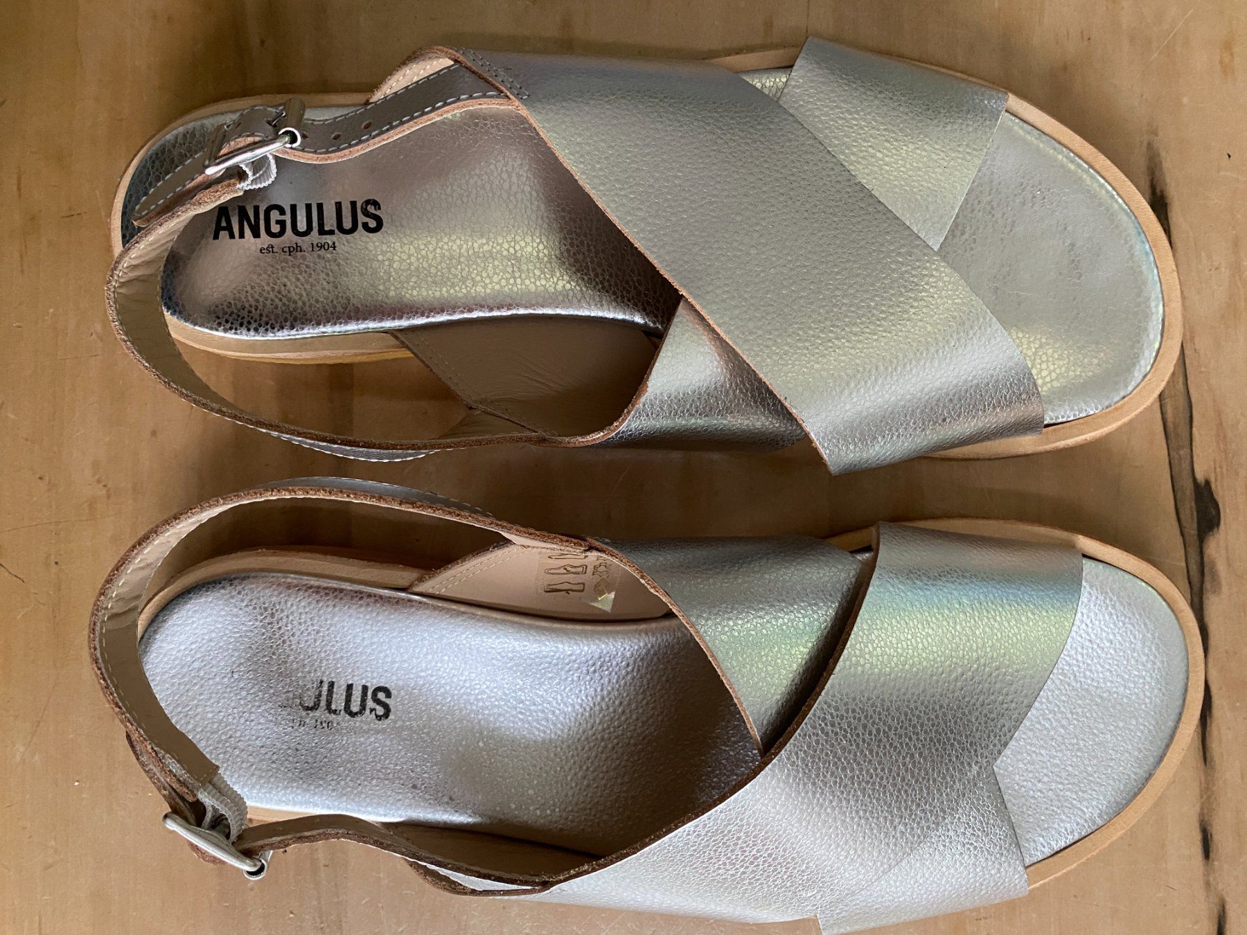 Damenschuhe: Sandalen, silber Grösse 41, neuwertig – Gebraucht aus Zürich von F259