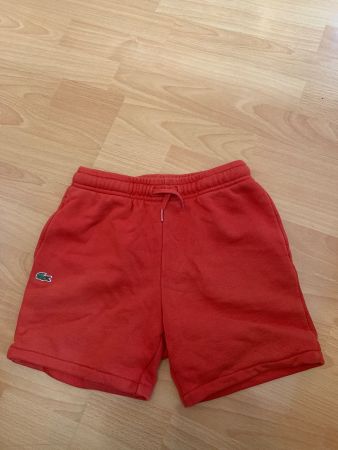 Joli short de sport rouge Lacoste 152 - 12 ans