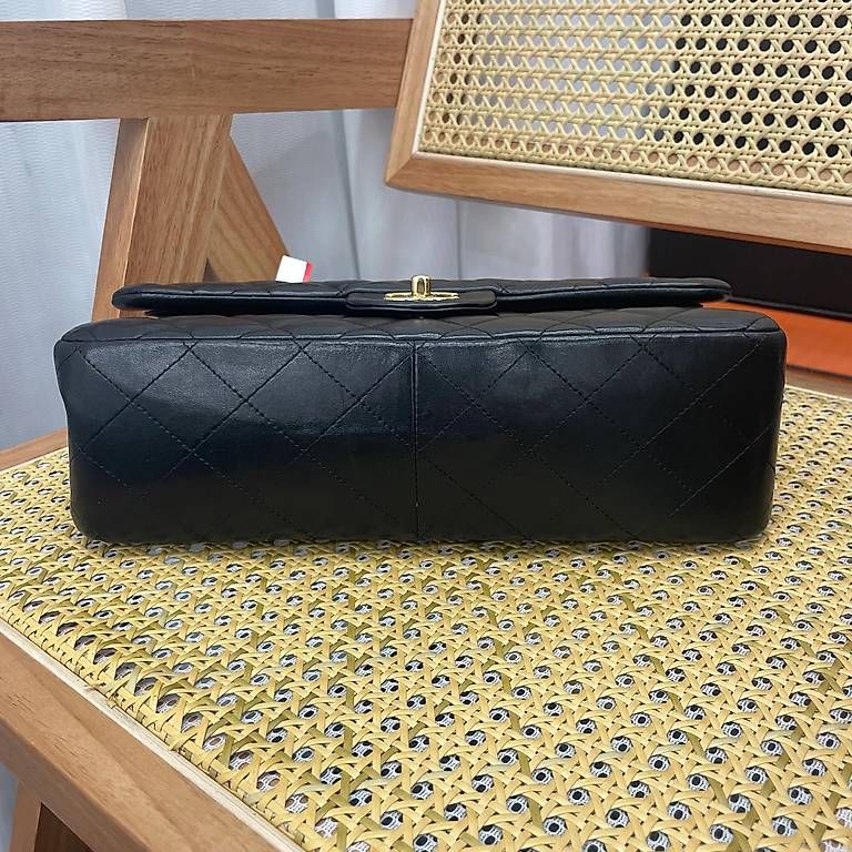 Taschen für Damen: Chanel Timeless Jumbo Classic Flap Noir – Gebraucht aus Lausanne von Temamapaire 4