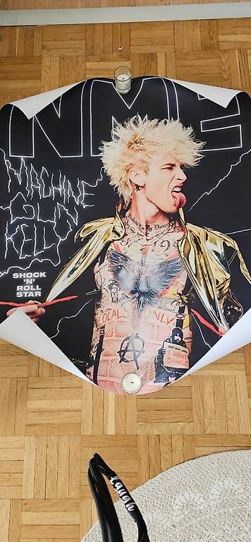 Foto & Immagini: Machine Gun Kelly Bilder – Usato da Rickenbach LU venduto da jess8421 3
